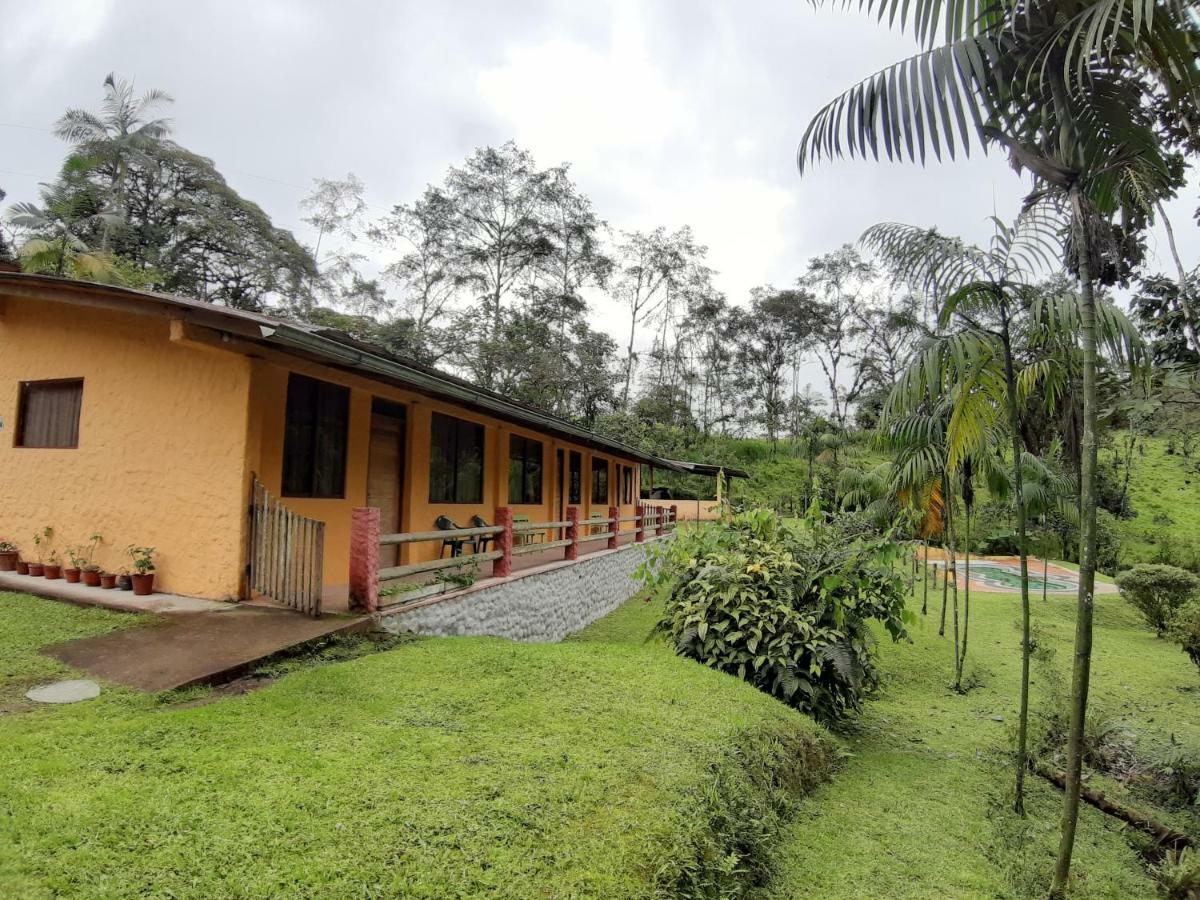 Mindo Loma Bird Lodge Bagian luar foto